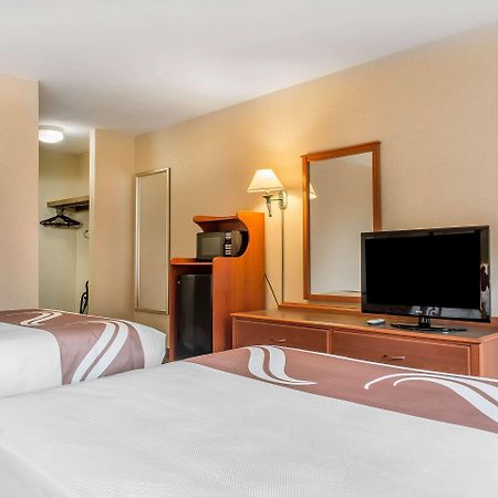 Quality Inn Hermitage Екстериор снимка